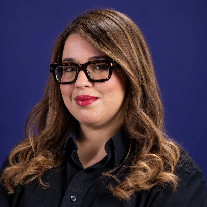 Ibtissem, Executive Assistant