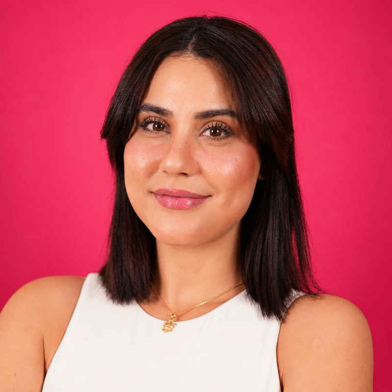 Omaima, Account Manager
