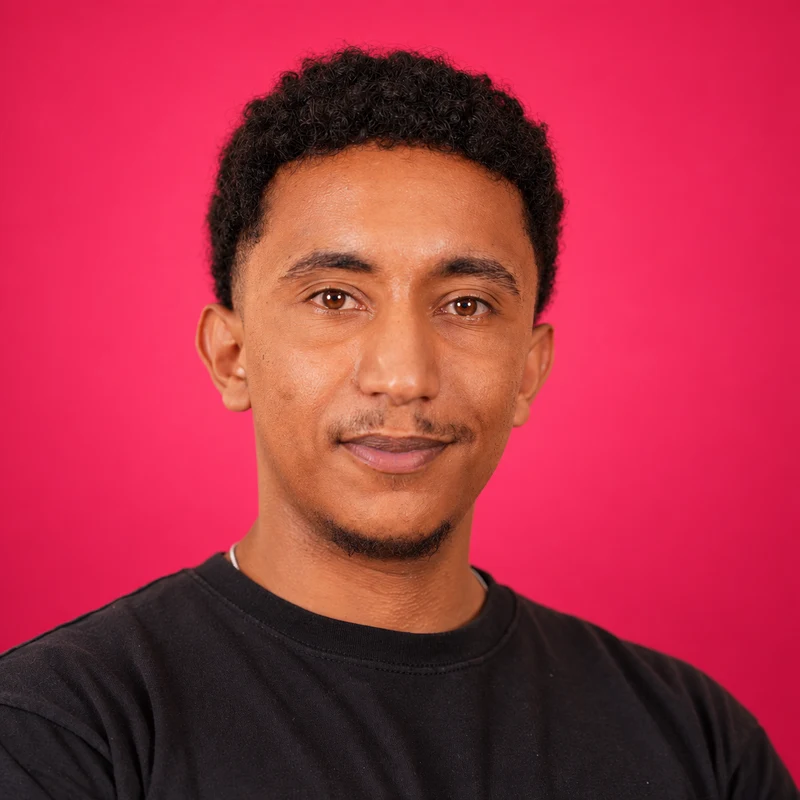 Souhaib, Graphic Designer